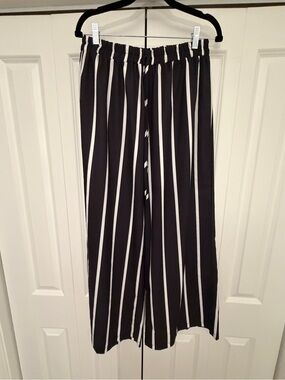 SHEIN Curve 1XL Black White Striped Wide Leg Pants NWOT